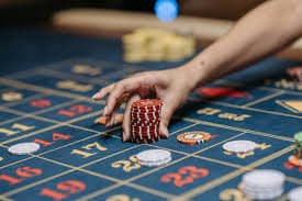 Sistem tier VIP dan benefit eksklusif